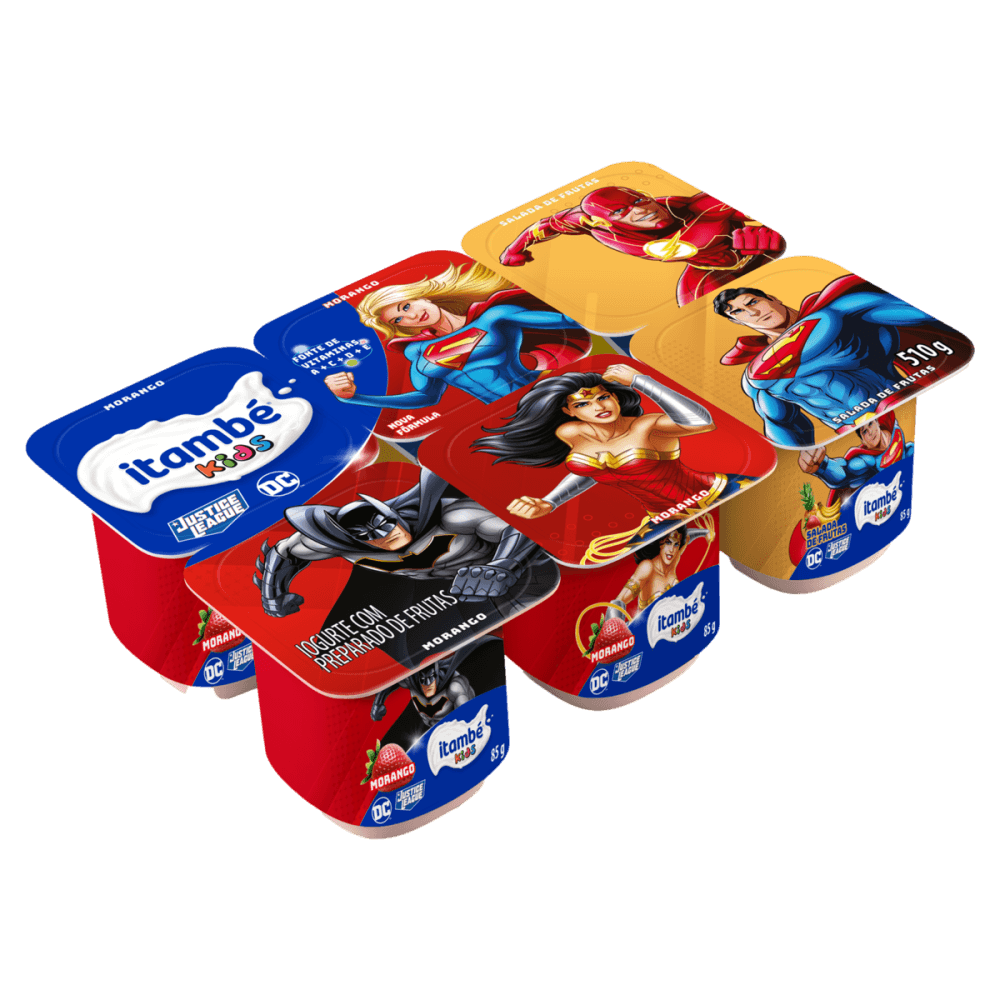 Iogurte Parcialmente Desnatado com Preparado de Frutas Morango + Salada de Frutas Justice League Itambé Kids Bandeja 510g 6 Unidades